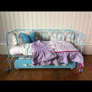 American Girl: Butterfly Daybed/Trundle (retired). EUC.